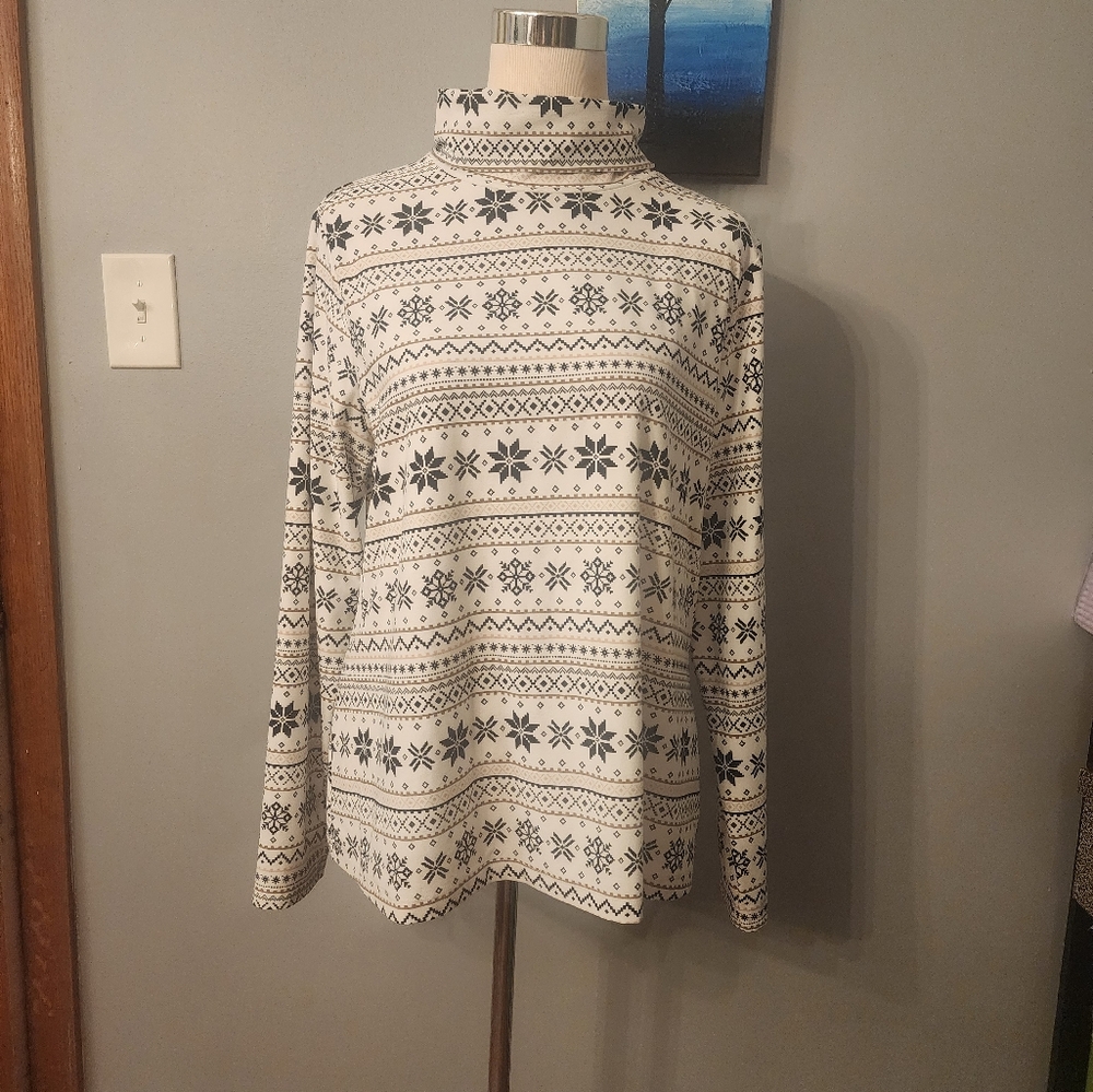 Apt. 9 Women Ivory Long Sleeve Turtleneck XL Snowflake Design Poly/Spandex